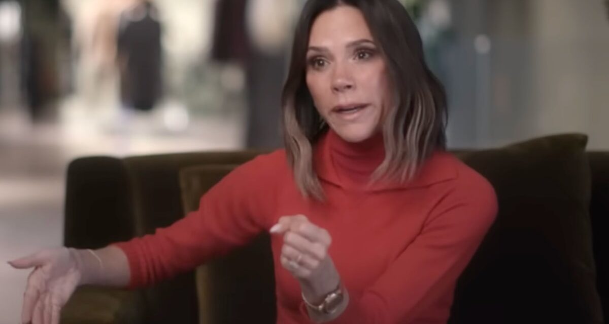 Émotionnel Victoria Beckham fonde en larmes dans le premier regard sur Netflix Show