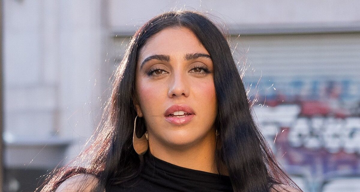 La fille de Madonna, Lourdes, vole le spectacle en robe de découpe audacieuse à la Milan Fashion Week