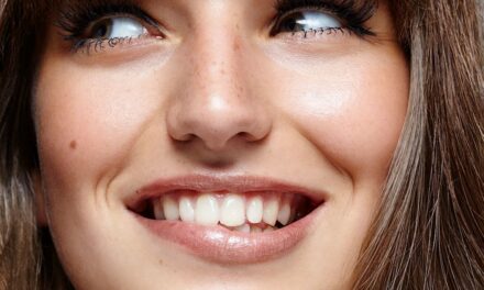 Le kit de blanchiment viral Tiktok LED est de 50% pour une durée limitée