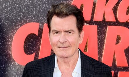 Charlie Sheen dit que la fête avec ce A-Lister a conduit à la première intervention de papa Martin