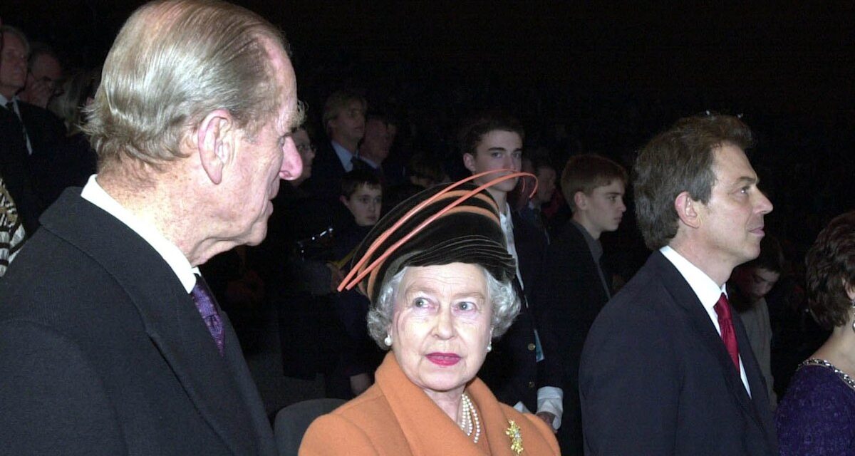Regardez le moment induisant «grincer des dents» entre feu la reine et Tony Blair qui a laissé l&rsquo;ancien Premier ministre marqué