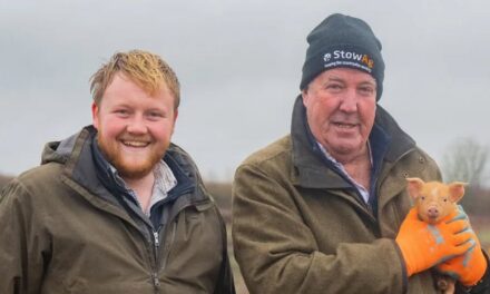 Les fans de la ferme de Clarkson ont convaincu que le spectacle se termine après que Breakout Star taquine la prochaine entreprise
