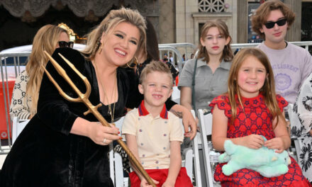 Comment les enfants de Kelly Clarkson font face après la perte de papa Brandon Blackstock