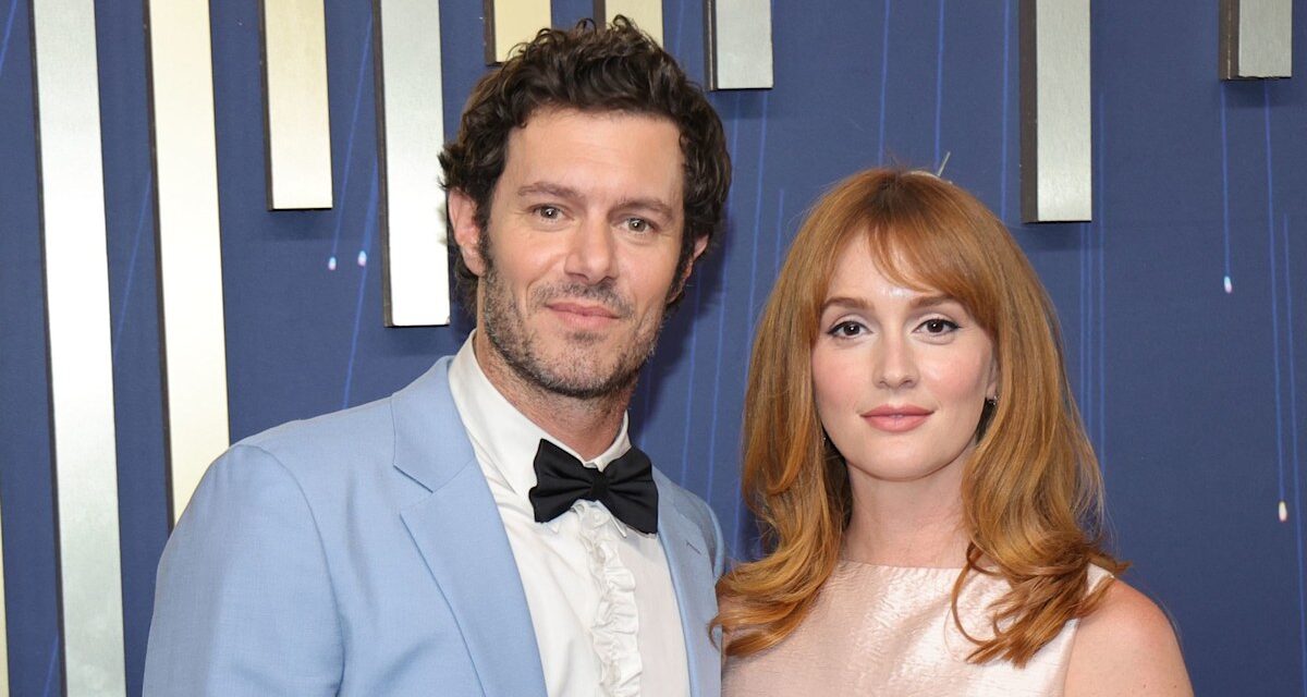 Adam Brody et Leighton Meester &lsquo;Impossible To Miss&rsquo; &lsquo;Emmys Dishongner analysé par un expert en langage corporel