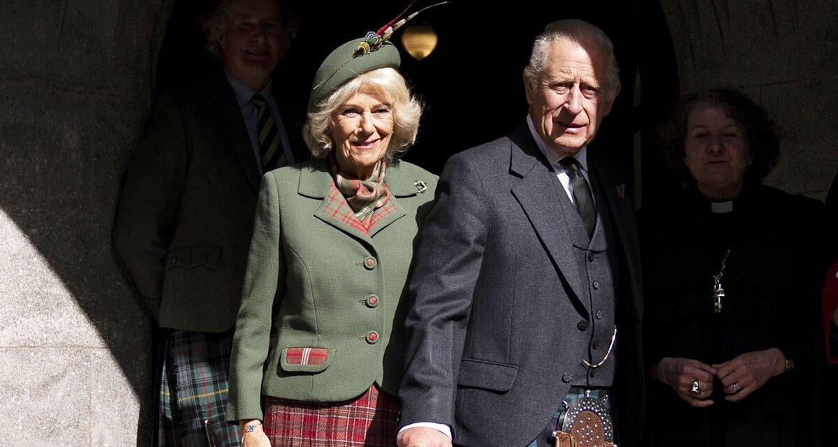 Le roi Charles et la reine Camilla assistent au service religieux à Crathie Kirk pendant la pause balmorale – toutes les photos
