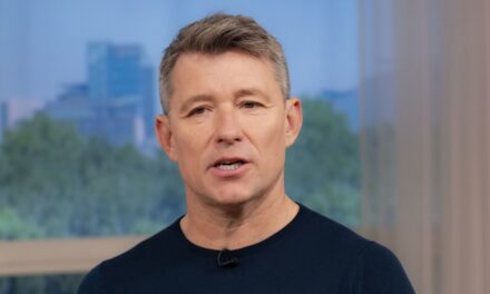 Vidéo douce-amère de Ben Shephard du coin élégant de New Home