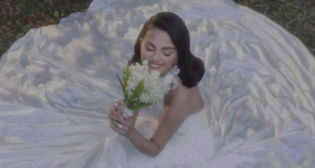 Comment Selena Gomez et Benny Blanco étaient «intentionnelles» avec leurs bijoux de mariage d&rsquo;une valeur de plus de 500 000 $