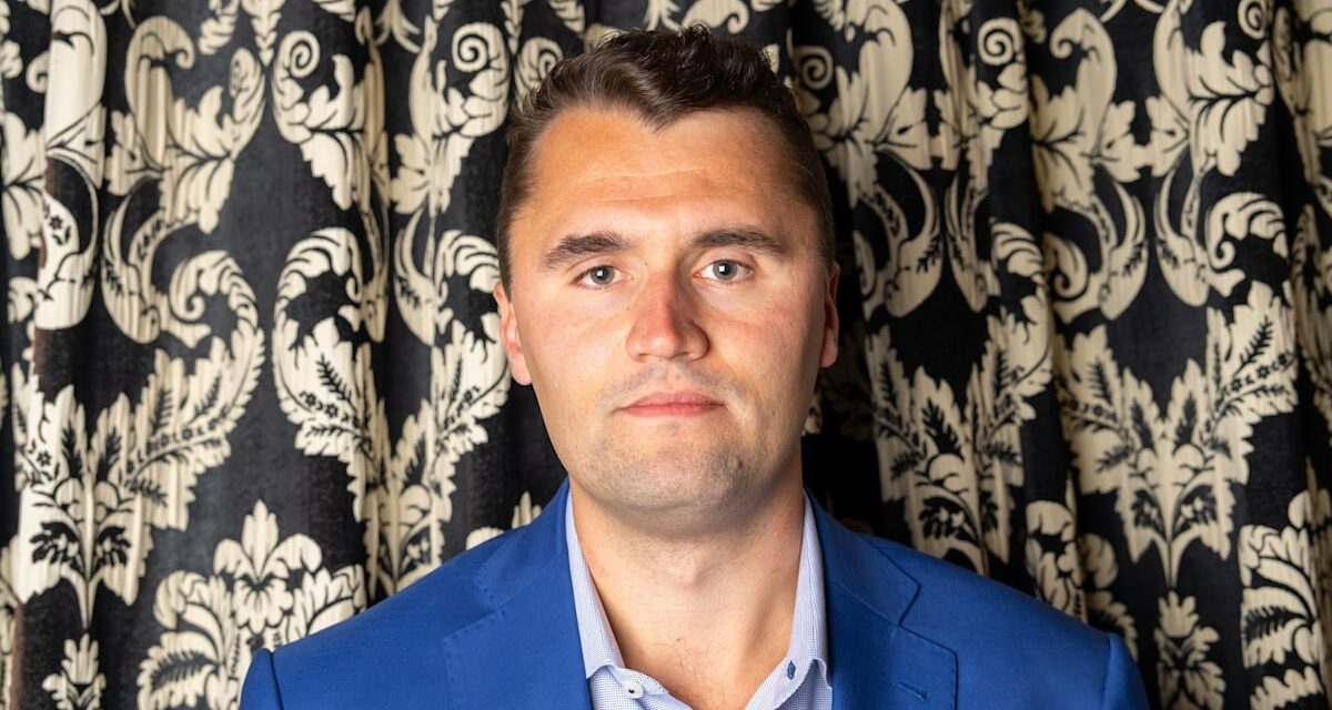 L&rsquo;hôte invité spécial reprenant le podcast pour hommage de Charlie Kirk après sa mort