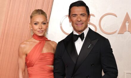 Mark Consuelos détaille «Agonising» Split de Kelly Ripa: «Nous avons rompu»