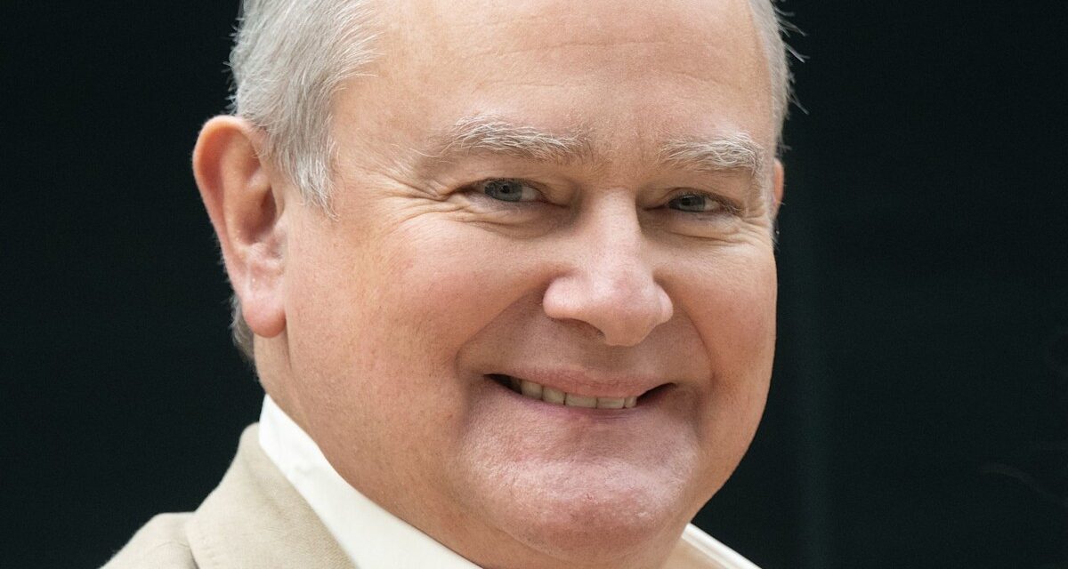 Hugh Bonneville&rsquo;s Quiet Country Home à Sussex avec «  accueillant la communauté  » 1HR de Downton Abbey