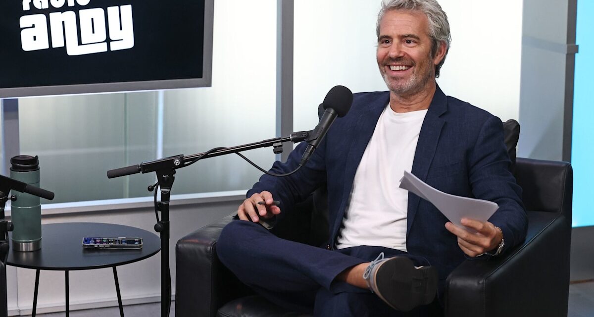 Andy Cohen affiche une perte de poids après un médicament «microdosage» – voir avant et après les photos