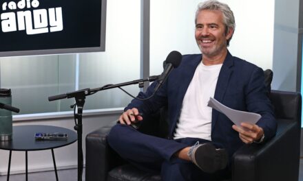 Andy Cohen affiche une perte de poids après un médicament «microdosage» – voir avant et après les photos