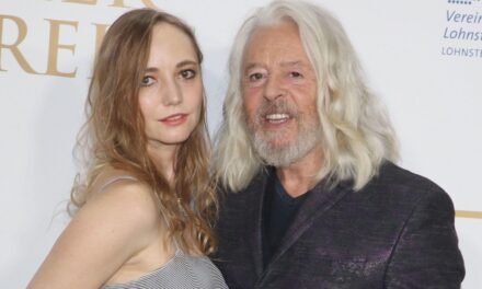 Roland Orzabal, 64 ans, accueille le premier bébé avec sa femme, 38