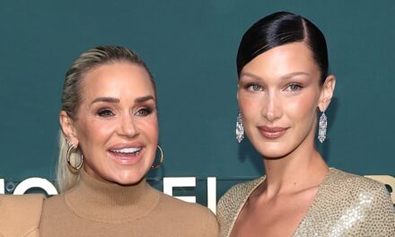 Yolanda Hadid partage un message puissant de soutien au milieu de la bataille de santé de sa fille Bella Hadid