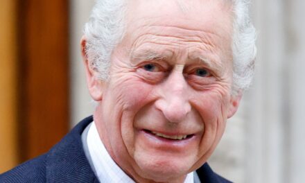 Le roi Charles fait l&rsquo;éloge de la «détermination et du vrai grain» car il publie un message personnel