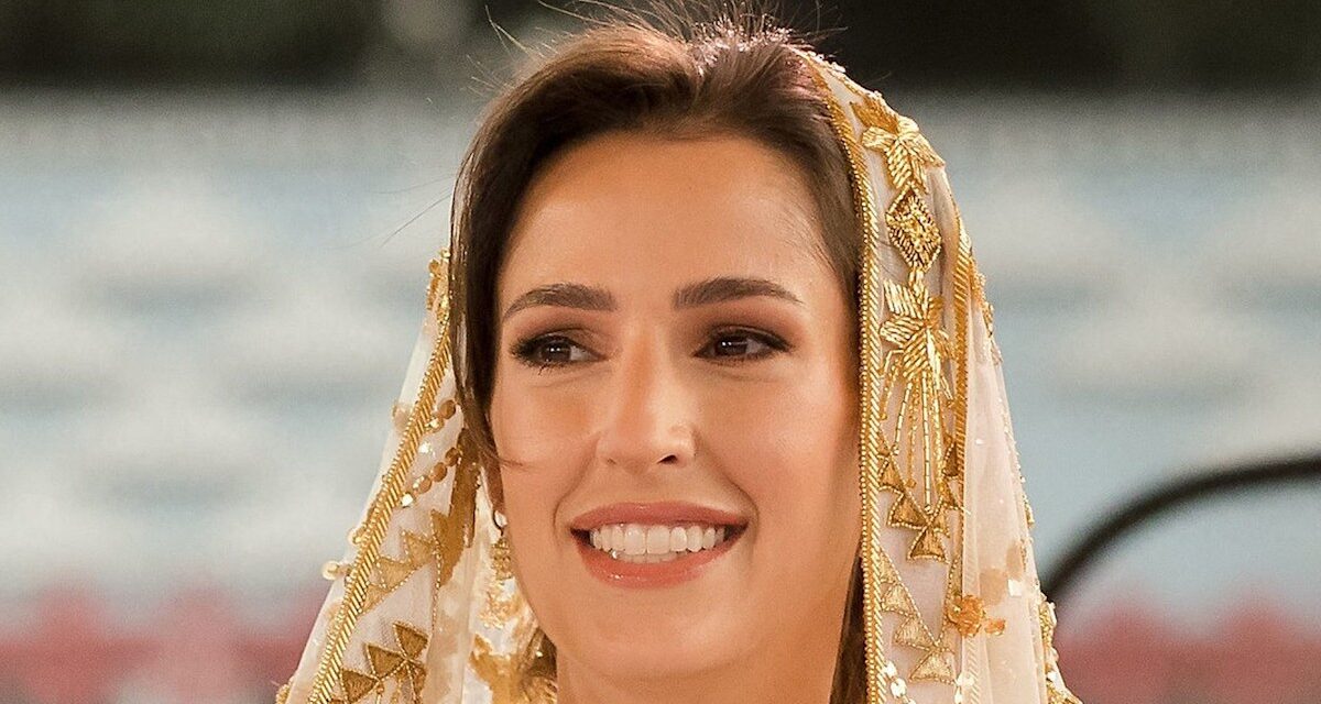 La princesse Rajwa fait ses débuts dans la transformation des cheveux Raven – et a l&rsquo;air incroyable