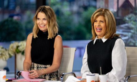 Savannah Guthrie ne peut pas contenir son excitation sur le retour triomphant de Hoda Kotb aujourd&rsquo;hui