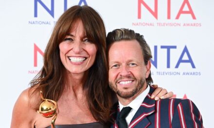 L&rsquo;engagement secret de Davina McCall à son petit ami Michael Douglas a révélé