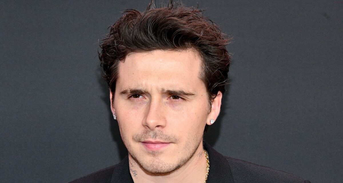 Brooklyn Beckham reste ferme sur les retombées familiales avec un message provocant pour le Nouvel An