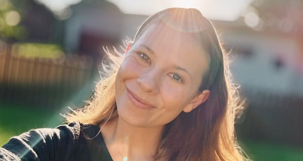 Regarder: Bindi Irwin révèle qu&rsquo;elle a «officiellement» quitté l&rsquo;Australie pour une raison inattendue