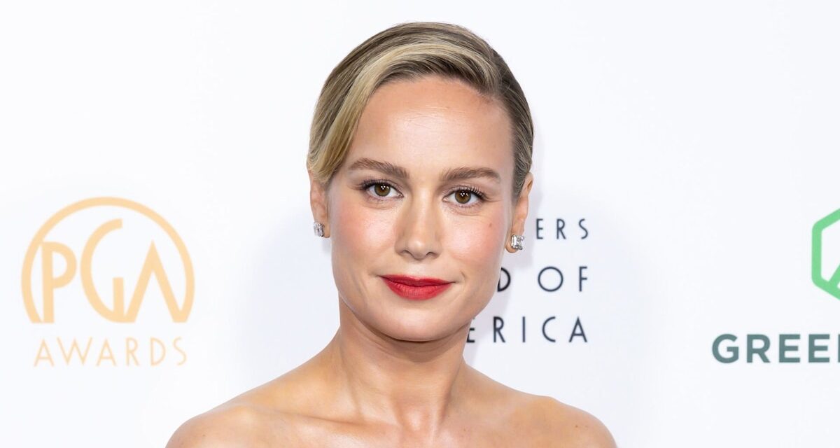 Brie Larson affiche une figure tonique en bikini orange pendant l&rsquo;escapade mexicaine