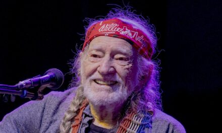 Willie Nelson, 93 ans, se souvient des 10 jours où il a essayé un mode de vie sain : « C&rsquo;était horrible »
