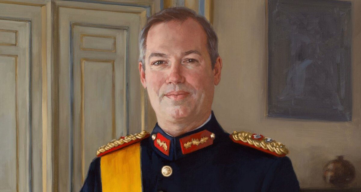 Le futur grand-du duc Guillaume et la grande duchesse Stephanie de Luxembourg, illustré dans de puissants portraits avant l&rsquo;abdication royale