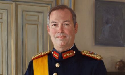 Le futur grand-du duc Guillaume et la grande duchesse Stephanie de Luxembourg, illustré dans de puissants portraits avant l&rsquo;abdication royale