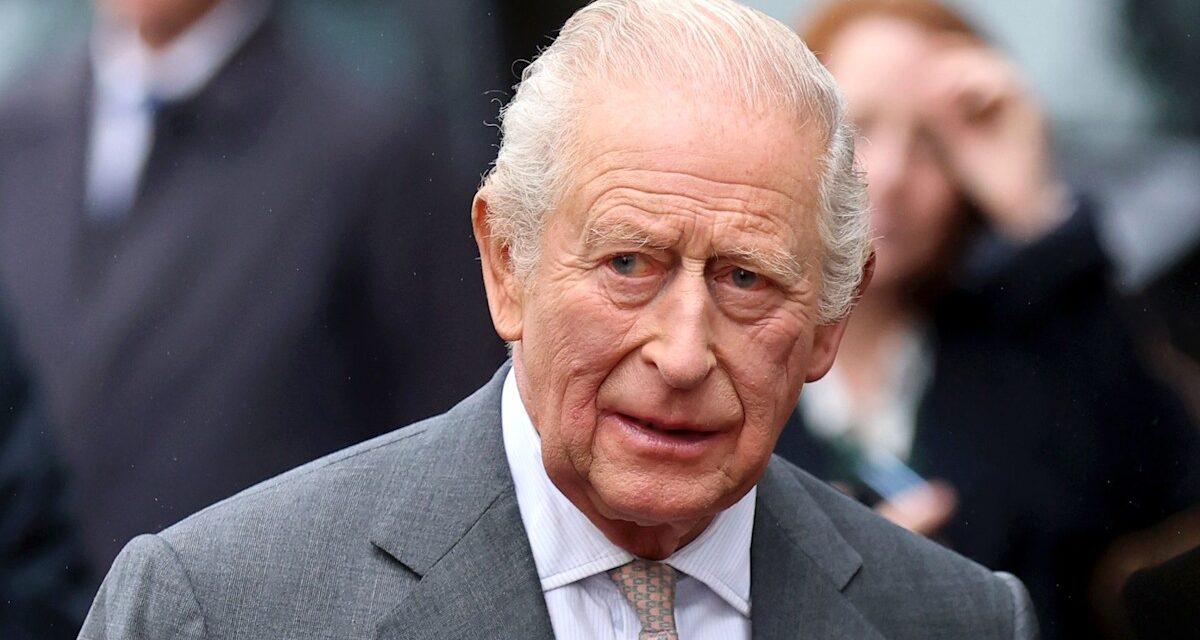 Le roi Charles effectue une visite émouvante à la synagogue de Manchester lors de sa première sortie publique depuis la déclaration du prince Andrew