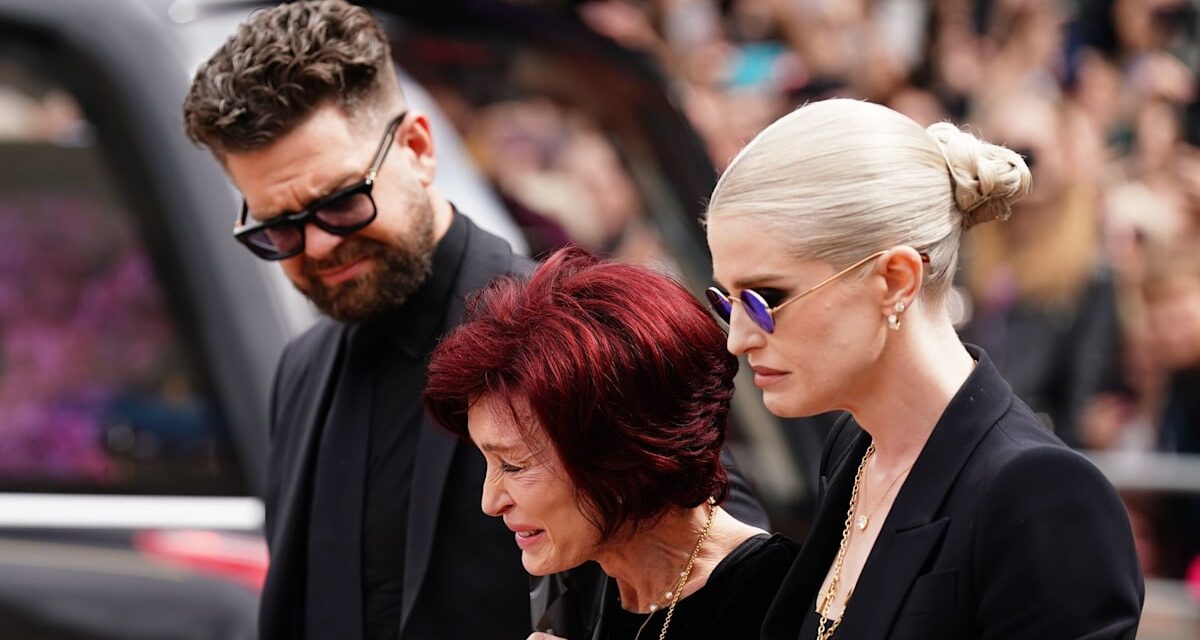 Jack Osbourne dit que maman Sharon n&rsquo;est «pas bien» après la mort de son mari Ozzy