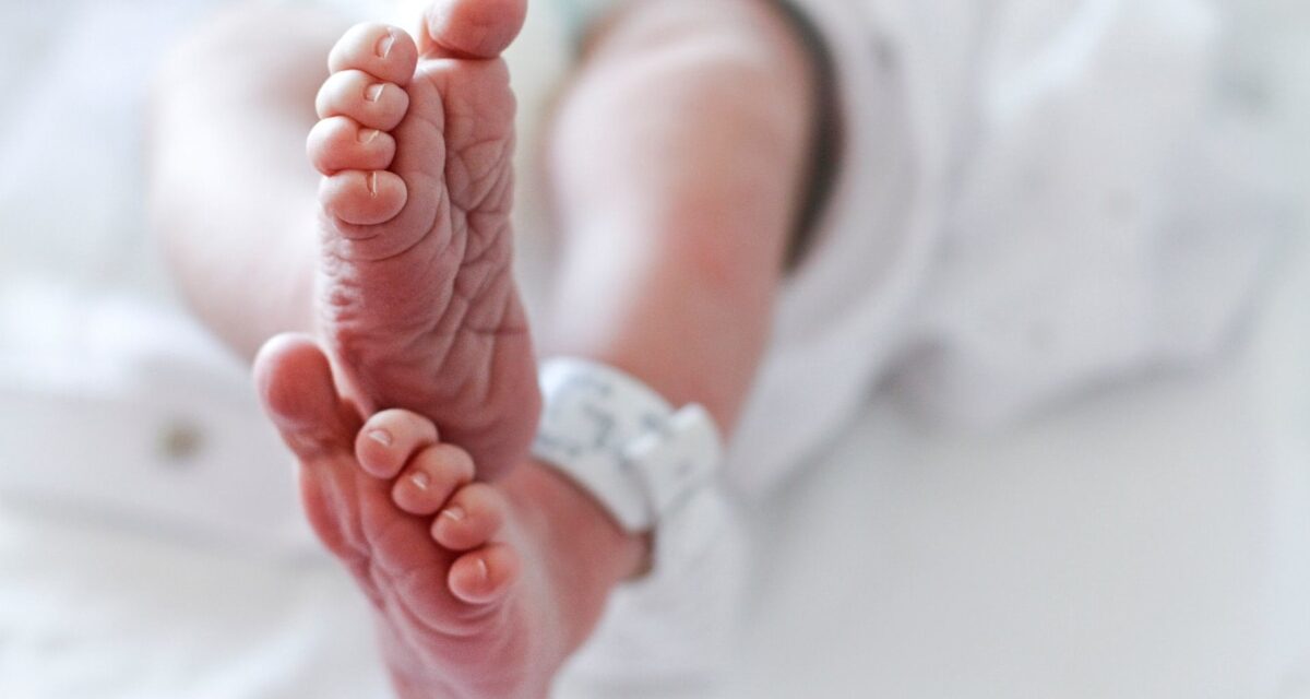 Top 10 des prénoms d&rsquo;automne pour garçons et filles, dont un signifiant « princesse dorée »