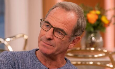 La star de Grantchester, Robson Green, remet les pendules à l&rsquo;heure sur sa relation avec sa partenaire Zoila