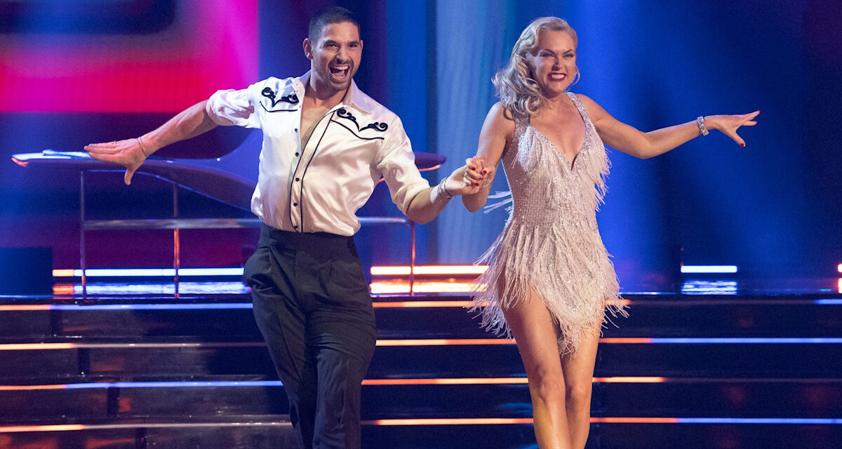 Elaine Hendrix révèle son avenir sur DWTS après son hospitalisation