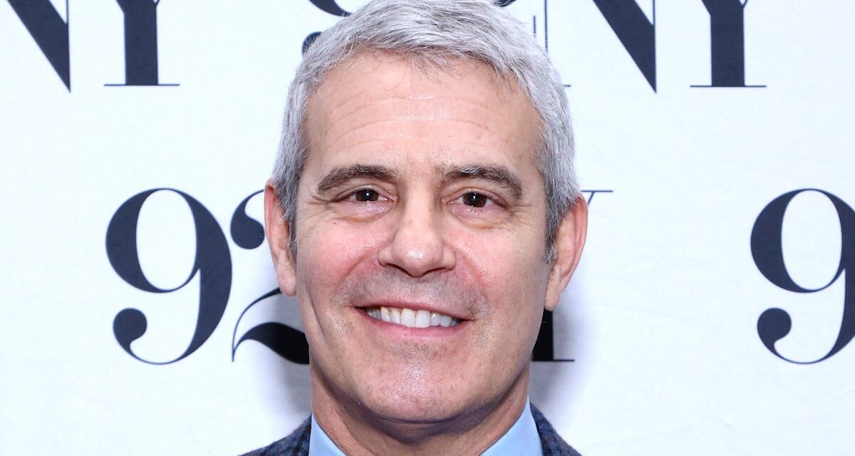 Andy Cohen parle de son corps avant une perte de poids de 25 livres