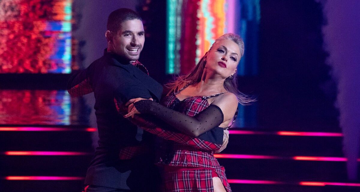 La star du DWTS, Elaine Hendrix, hospitalisée pour blessure juste avant le spectacle de la nuit d&rsquo;Halloween