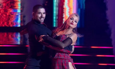 La star du DWTS, Elaine Hendrix, hospitalisée pour blessure juste avant le spectacle de la nuit d&rsquo;Halloween