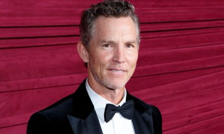 La saison 2 de Pitt montrera une « facette différente » du Dr Abbott, déclare Shawn Hatosy – exclusif