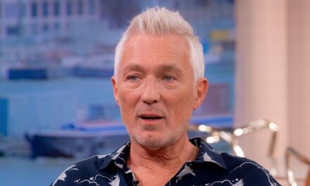 Martin Kemp brise le silence sur un « terrible accident de tronçonneuse » dans un message aux fans