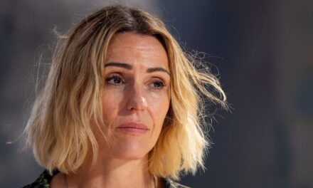 Suranne Jones révèle la raison de la transformation dramatique dans Frauds d&rsquo;ITV