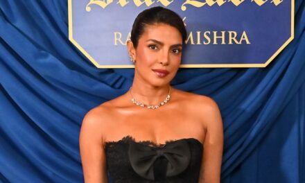 Priyanka Chopra porte deux robes « nues » – à quelques heures d&rsquo;intervalle