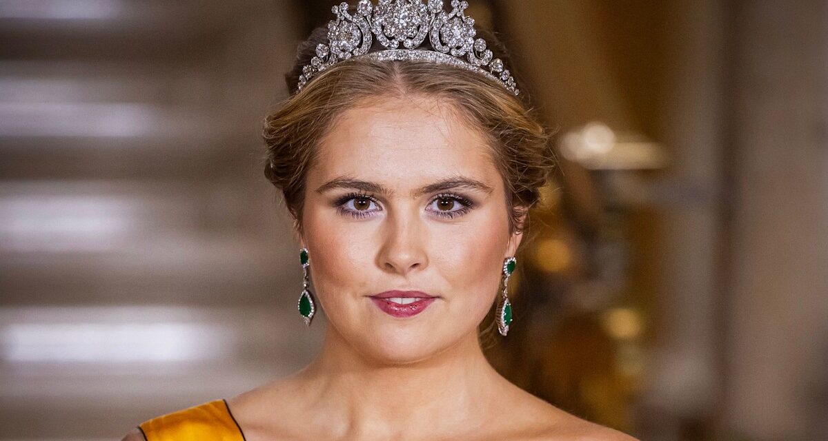 La princesse Catharina-Amalia éblouit dans «  Showstopping  » de 7,6 000 £ de £