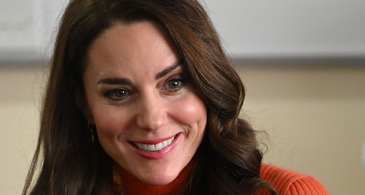 L&rsquo;expérience de mode audacieuse de Kate Middleton avec une jupe côtelée citrouille « porte ses fruits »