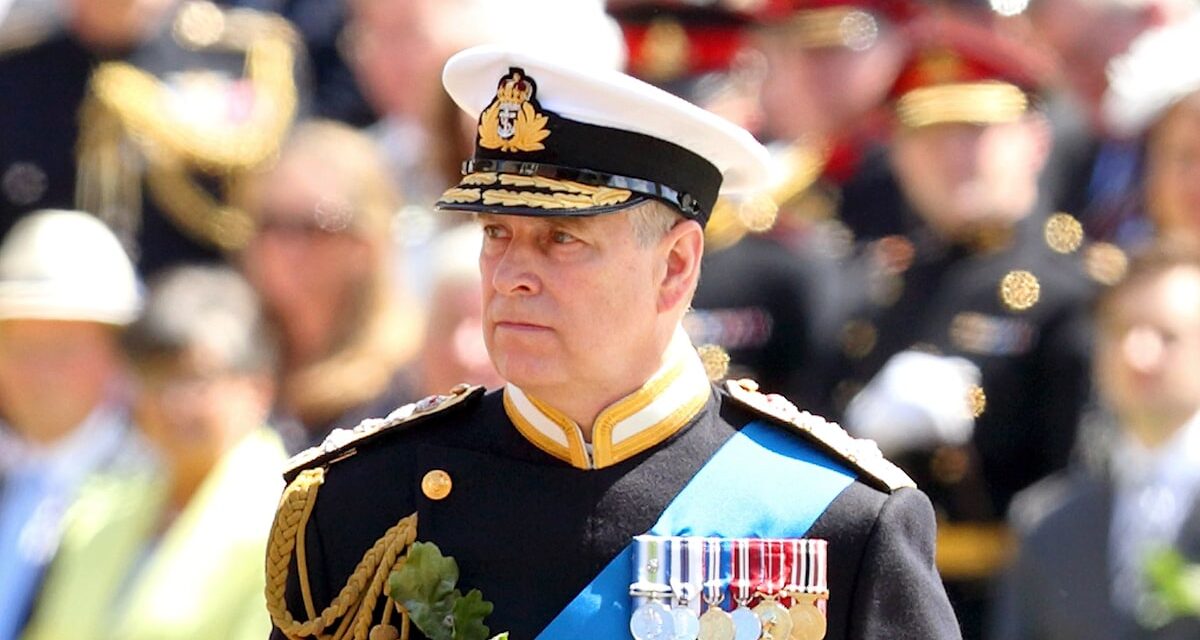 Un membre de la famille royale a-t-il déjà été déchu de ses titres avant Andrew Mountbatten Windsor ?