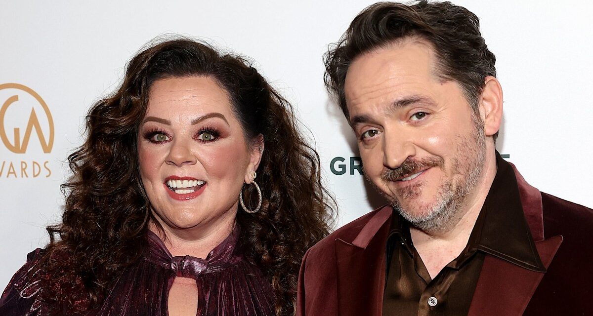 Les photos de mariage de Melissa McCarthy font parler les fans alors qu&rsquo;elle fête ses 20 ans de mariage