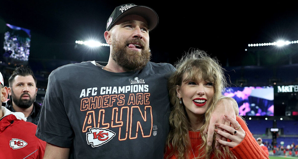 Taylor Swift fait une apparition discrète pour soutenir l&rsquo;étape majeure de son fiancé Travis Kelce