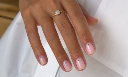9 Manucures d&rsquo;automne uniques pour les mariées: du nail art en diamant aux teintes sombres