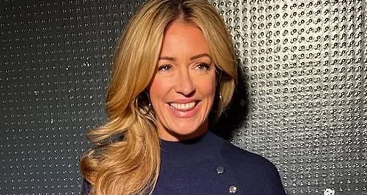 Cat Deeley donne une touche sexy à la robe tricotée classique – et elle est également flatteuse sur les bras