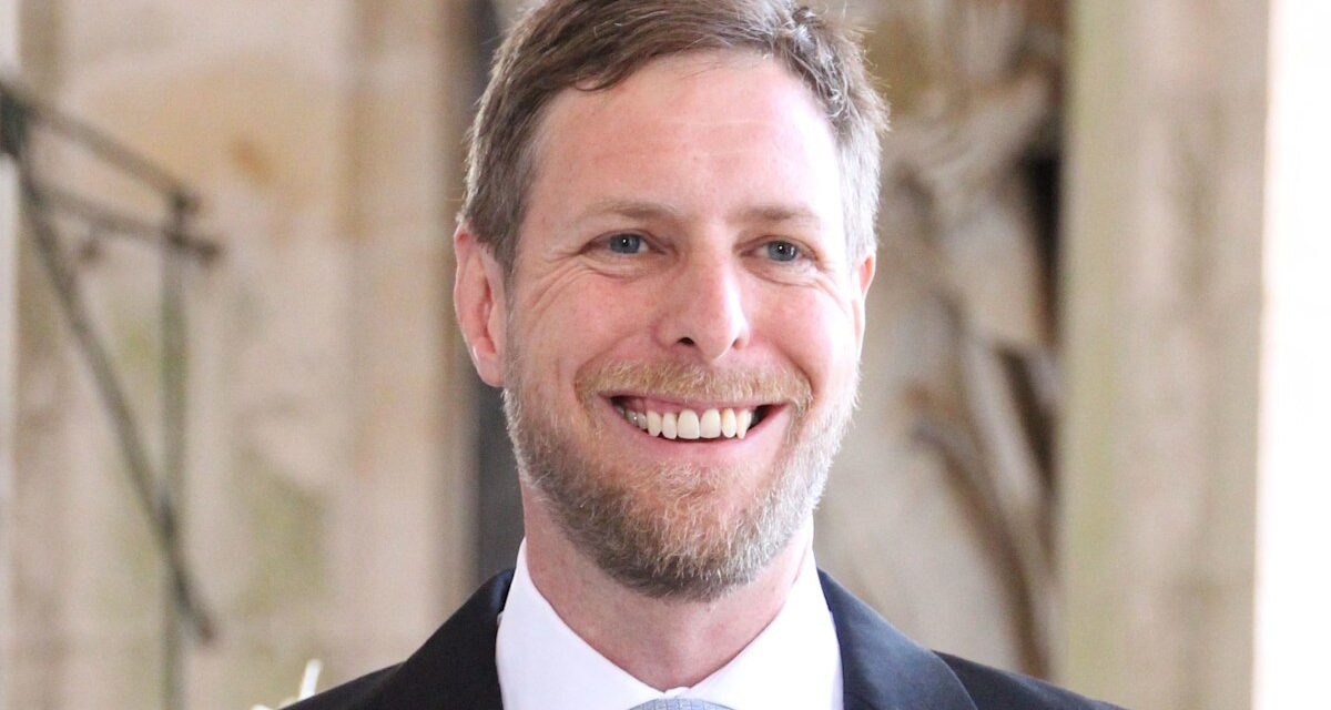 La bague de fiançailles « discrète » de 120 000 £ du prince albanais pour sa fiancée un an après le divorce