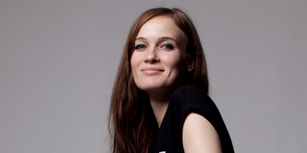 Tout sur Anika Nilles, le nouveau batteur du groupe de rock emblématique Rush en tant que groupe se déroule la tournée de retrouvailles