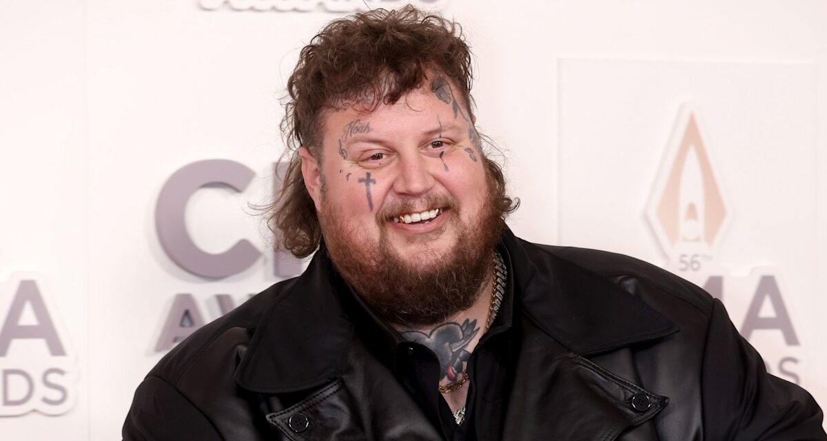 Jelly Roll présente une perte de poids époustouflante de 200 livres avant une étape importante de sa carrière